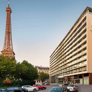 Otel Pullman Tour Eiffel, Paris