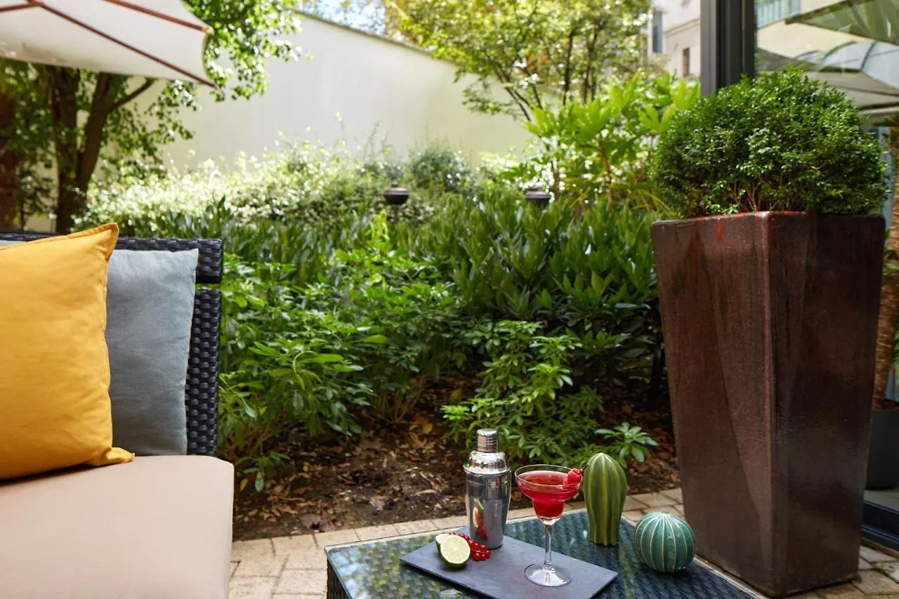 Ampere Hotel Paris