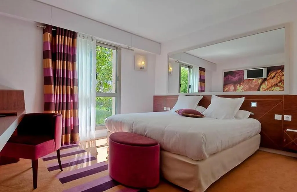 Ampere Hotel Paris
